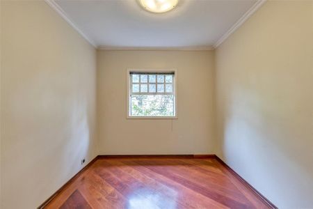 Casa à venda com 4 quartos, 400m² em Jardim Luzitania, São Paulo