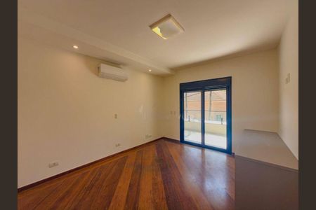 Casa à venda com 4 quartos, 700m² em Alphaville Residencial Zero, Barueri