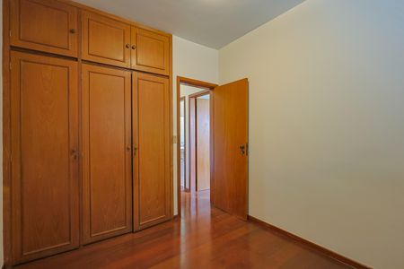 Apartamento à venda com 130m², 4 quartos e 3 vagas Apartamento à venda com 130m², 4 quartos e 3 vagasQuarto 2