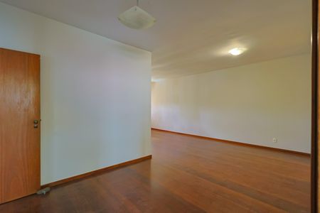 Sala de apartamento à venda com 4 quartos, 130m² em Santo Antônio, Belo Horizonte