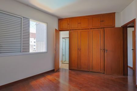 Apartamento à venda com 130m², 4 quartos e 3 vagas Apartamento à venda com 130m², 4 quartos e 3 vagasQuarto 4 - Suíte