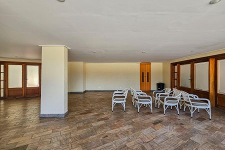 Apartamento à venda com 130m², 4 quartos e 3 vagas Apartamento à venda com 130m², 4 quartos e 3 vagasÁrea comum - Salão de festas