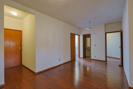 Sala de apartamento à venda com 4 quartos, 130m² em Santo Antônio, Belo Horizonte