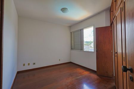 Apartamento à venda com 130m², 4 quartos e 3 vagas Apartamento à venda com 130m², 4 quartos e 3 vagasQuarto 4 - Suíte