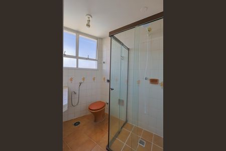 Apartamento à venda com 130m², 4 quartos e 3 vagas Apartamento à venda com 130m², 4 quartos e 3 vagasBanheiro da Suíte