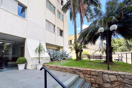 Apartamento para alugar com 75m², 2 quartos e 1 vagaentrada do predio