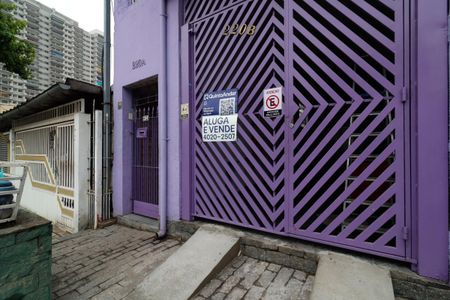 Casa para alugar com 71m², 1 quarto e 2 vagasFachada