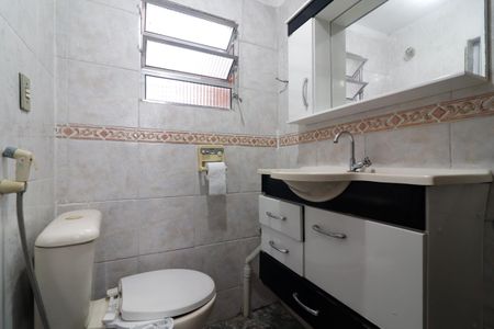 Banheiro de casa para alugar com 1 quarto, 71m² em Vila Guilhermina, São Paulo