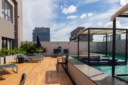 Studio para alugar com 25m², 1 quarto e sem vaga Studio para alugar com 25m², 1 quarto e sem vagaÁrea comum - Piscina