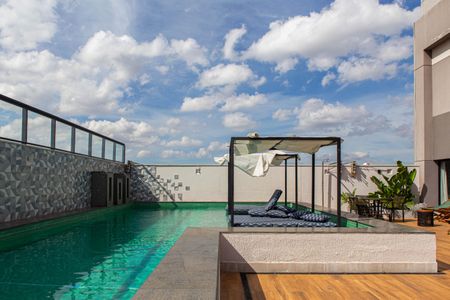 Studio para alugar com 25m², 1 quarto e sem vaga Studio para alugar com 25m², 1 quarto e sem vagaÁrea comum - Piscina