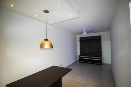 Casa de condomínio para alugar com 70m², 3 quartos e 3 vagas