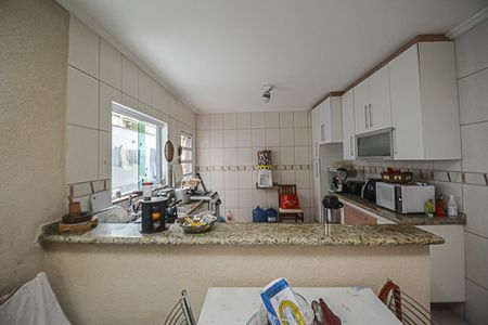 Casa à venda com 220m², 3 quartos e 2 vagas Casa à venda com 220m², 3 quartos e 2 vagasCozinha