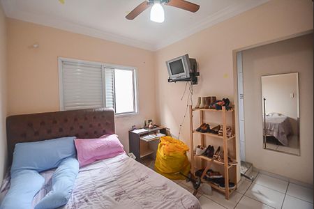 Casa à venda com 220m², 3 quartos e 2 vagas Casa à venda com 220m², 3 quartos e 2 vagasQuarto 2 - Suíte