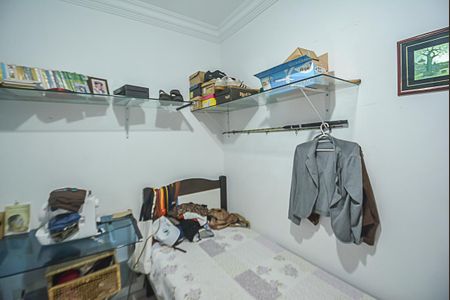 Casa à venda com 220m², 3 quartos e 2 vagas Casa à venda com 220m², 3 quartos e 2 vagasQuarto