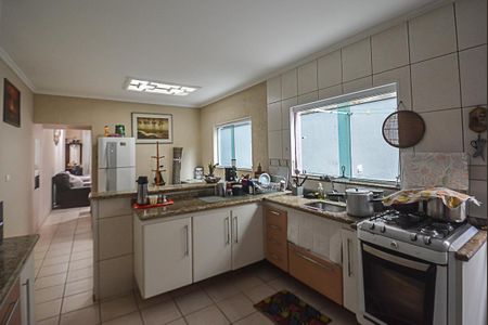 Casa à venda com 220m², 3 quartos e 2 vagas Casa à venda com 220m², 3 quartos e 2 vagasCozinha