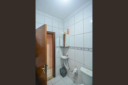 Casa à venda com 220m², 3 quartos e 2 vagas Casa à venda com 220m², 3 quartos e 2 vagasBanheiro