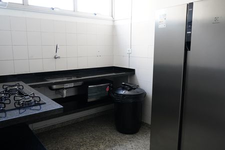 Apartamento para alugar com 75m², 2 quartos e 1 vagaÁrea comum - Salão de festas