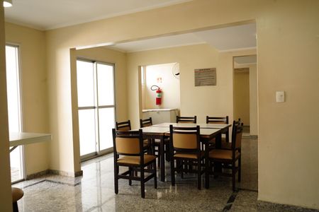 Apartamento para alugar com 75m², 2 quartos e 1 vagaÁrea comum - Salão de festas