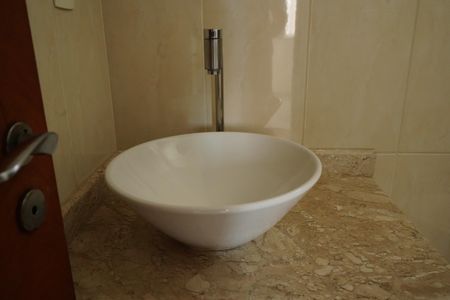 Apartamento para alugar com 75m², 2 quartos e 1 vagaBanheiro - torneira