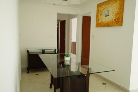 Apartamento para alugar com 75m², 2 quartos e 1 vagaSala