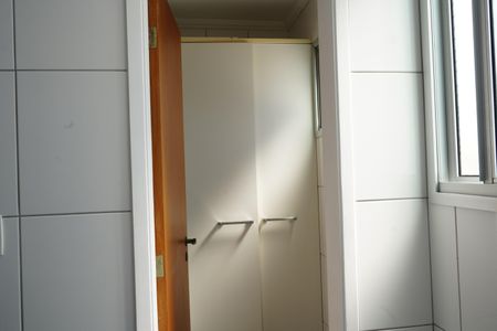 Apartamento para alugar com 75m², 2 quartos e 1 vagaÁrea de Serviço