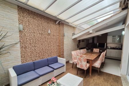 Casa de condomínio à venda com 192m², 3 quartos e 7 vagas Casa de condomínio à venda com 192m², 3 quartos e 7 vagasÁrea gourmet