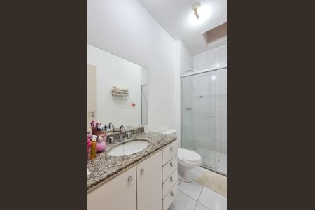 Casa de condomínio à venda com 192m², 3 quartos e 7 vagas Casa de condomínio à venda com 192m², 3 quartos e 7 vagasBanheiro Social