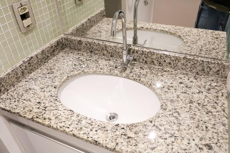 Apartamento à venda com 65m², 3 quartos e 1 vaga Apartamento à venda com 65m², 3 quartos e 1 vagaBanheiro da Suíte