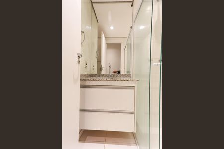 Apartamento à venda com 65m², 3 quartos e 1 vaga Apartamento à venda com 65m², 3 quartos e 1 vagaBanheiro da Suíte