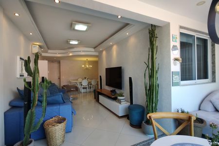 Apartamento à venda com 120m², 3 quartos e 2 vagasSala
