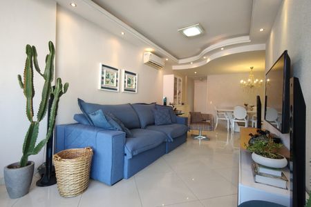 Apartamento à venda com 120m², 3 quartos e 2 vagasSala