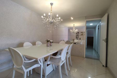 Apartamento à venda com 120m², 3 quartos e 2 vagasSala