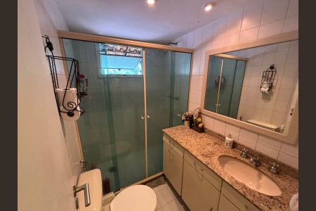 Apartamento à venda com 180m², 4 quartos e 2 vagasBanheiro