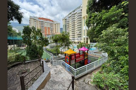 Apartamento à venda com 180m², 4 quartos e 2 vagasÁrea comum