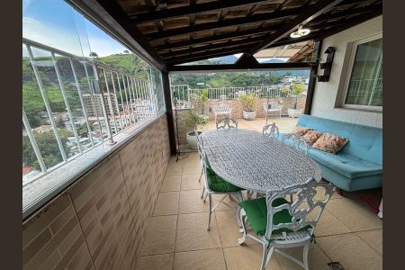 Apartamento à venda com 180m², 4 quartos e 2 vagasÁrea externa