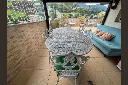 Apartamento à venda com 180m², 4 quartos e 2 vagasÁrea externa