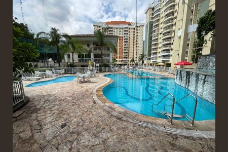 Apartamento à venda com 180m², 4 quartos e 2 vagasÁrea comum