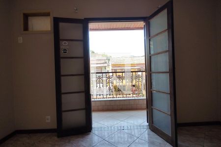 Casa de condomínio à venda com 212m², 4 quartos e 2 vagas