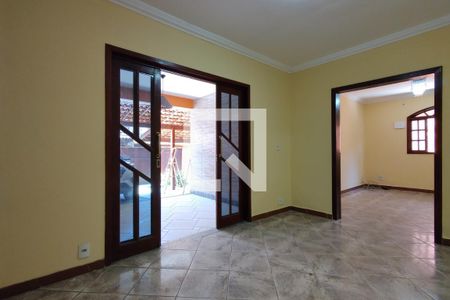 Casa de condomínio à venda com 212m², 4 quartos e 2 vagas