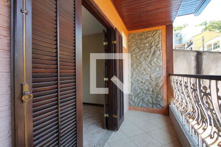 Casa de condomínio à venda com 212m², 4 quartos e 2 vagas