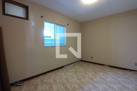 Casa de condomínio à venda com 212m², 4 quartos e 2 vagas