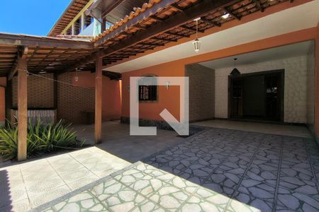 Casa de condomínio à venda com 212m², 4 quartos e 2 vagas