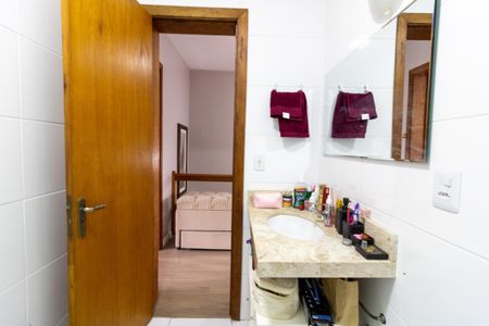 Casa à venda com 108m², 3 quartos e 2 vagasBanheiro