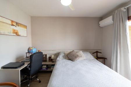 Casa à venda com 108m², 3 quartos e 2 vagasSuíte