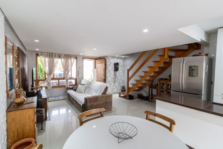 Sala de casa à venda com 3 quartos, 108m² em Espírito Santo, Porto Alegre