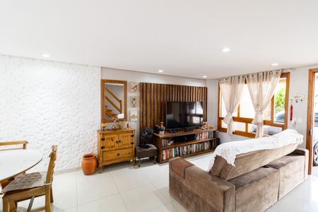 Casa à venda com 108m², 3 quartos e 2 vagasSala