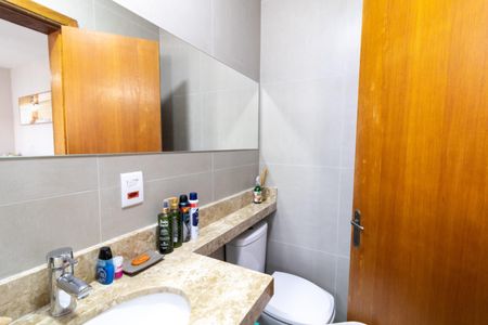 Casa à venda com 108m², 3 quartos e 2 vagasBanheiro da Suíte