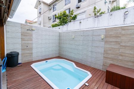 Casa à venda com 108m², 3 quartos e 2 vagasPiscina
