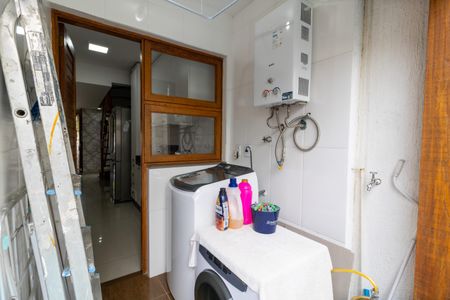 Casa à venda com 108m², 3 quartos e 2 vagasÁrea de Serviço