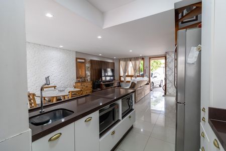 Casa à venda com 108m², 3 quartos e 2 vagasCozinha